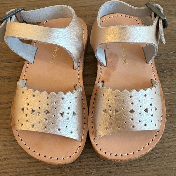 Girl Sandals - Picture 1 of 4